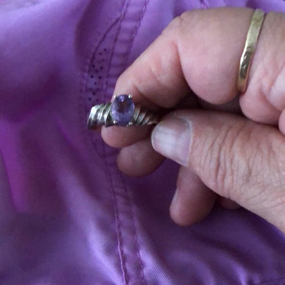 Sterling silver amethyst ring - Picture 1 of 4